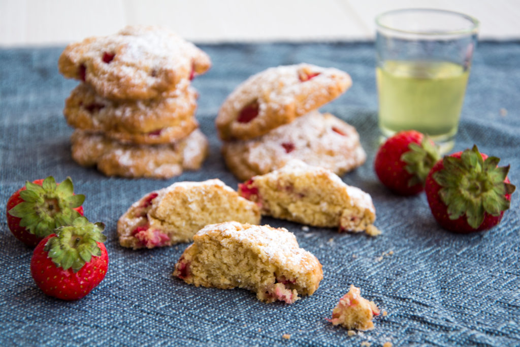 Biscotti alle fragole e limoncello-Senza glutine per tutti i gusti