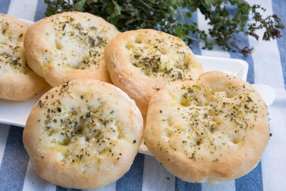 Focaccine all'origano senza glutine e senza latte