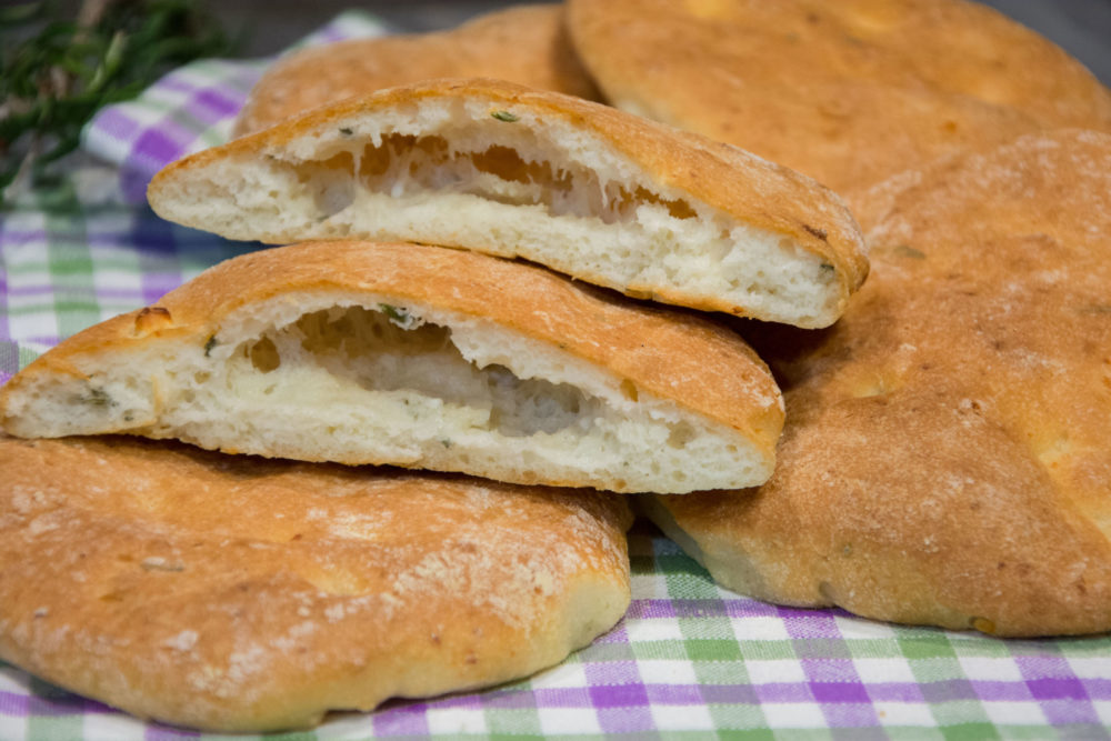 Schiacciate morbide alla feta -Senza glutine per tutti i gusti