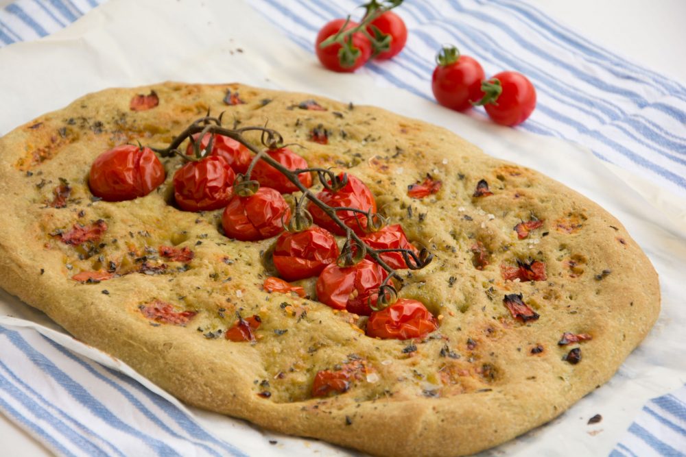 Schiacciata agli spinaci e pomodorini-Senza glutine per tutti i gusti