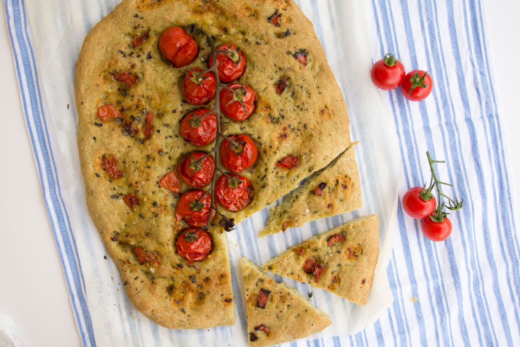 Schiacciata agli spinaci e pomodorini-Senza glutine per tutti i gusti