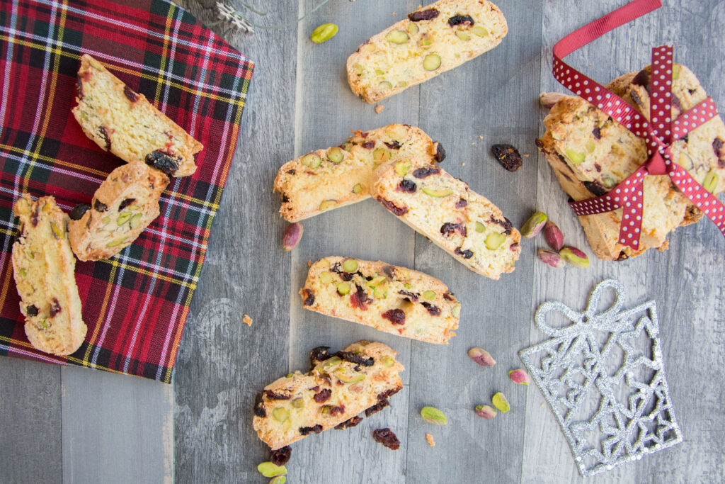 Cantucci ai pistacchi e mirtilli -Senza glutine per tutti i gusti